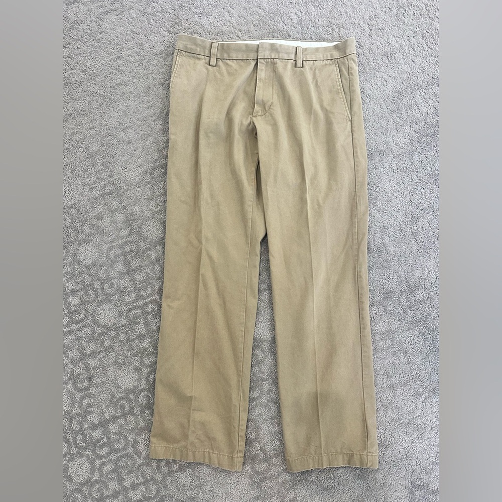 Men’s 33 x 32 Old Navy classic straight pants in a dark beige